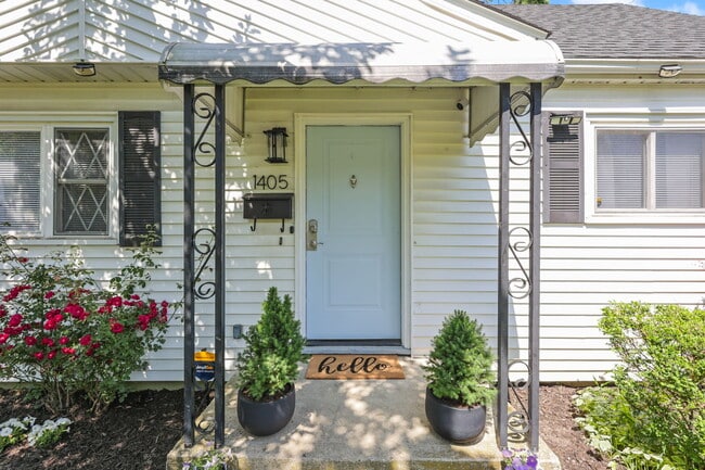 property at 1405 Coburg Rd