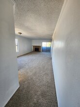 7408 Avenue X, Unit 303 in Lubbock, TX - Foto de edificio - Building Photo