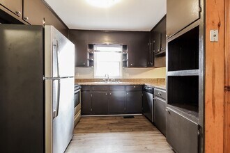 219 W Castle Dr in Greenville, SC - Building Photo - Building Photo