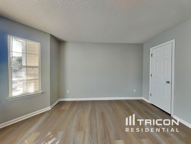 6172 Wurtenburg Ct in Stone Mountain, GA - Foto de edificio - Building Photo