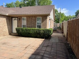2241 Donna Dr in Norman, OK - Building Photo