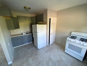 3214 W 71st St in Cleveland, OH - Building Photo - Building Photo