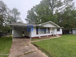 3154 Oak Forest Dr in Jackson, MS - Building Photo - Building Photo
