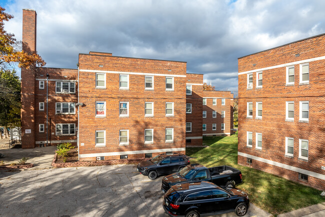 Hampton House Apartments in Des Moines, IA - Foto de edificio - Building Photo