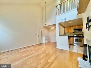 927 Hillside Lake Terrace in Gaithersburg, MD - Building Photo - Building Photo