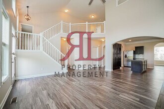 567 Eagle Walk Rd in Delaware, OH - Foto de edificio - Building Photo