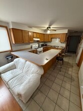 6119 W Giddings St, Unit Duplex 2 in Chicago, IL - Foto de edificio - Building Photo