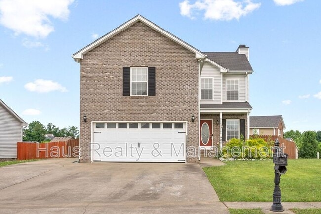 1900 Eisenhower Rd in Clarksville, TN - Building Photo - Building Photo