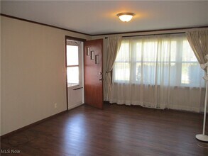32402 Bainbridge Rd in Solon, OH - Building Photo - Building Photo