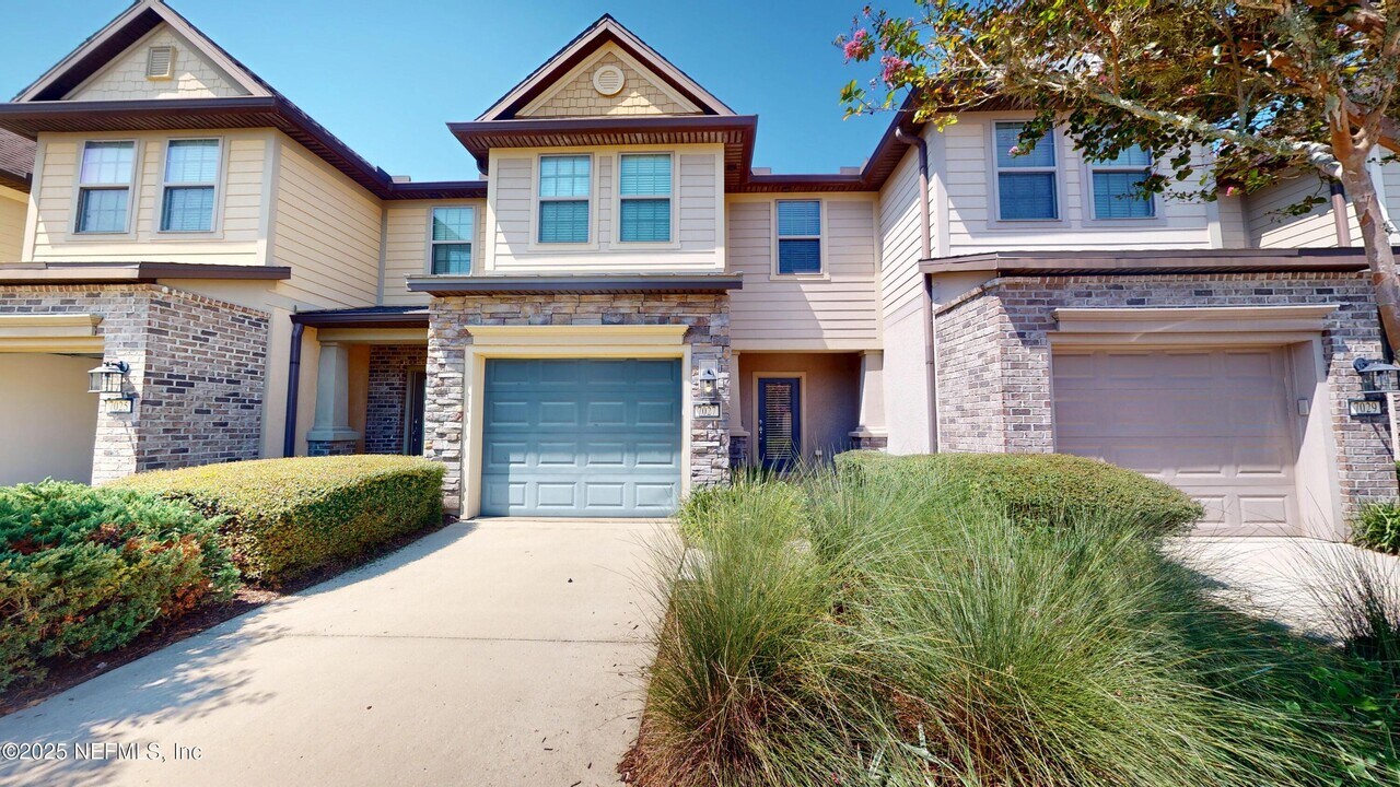 7027 Coldwater Dr in Jacksonville, FL - Building Photo