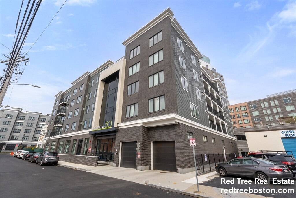 58 Hichborn St, Unit 50 #101 in Boston, MA - Building Photo