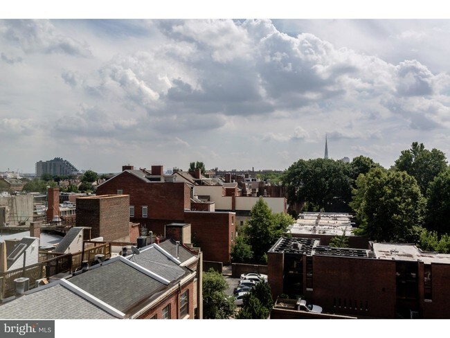 312 Walnut St-Unit -303 in Philadelphia, PA - Building Photo - Building Photo