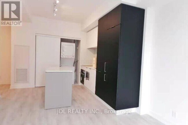 33 Helendale Ave in Toronto, ON - Building Photo - Building Photo