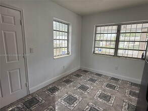 1511 NW 45th St in Miami, FL - Building Photo - Building Photo