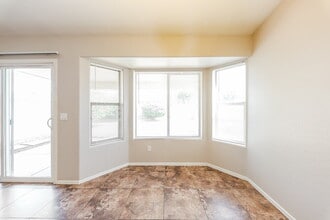 16038 W Carmen Dr in Surprise, AZ - Building Photo - Building Photo