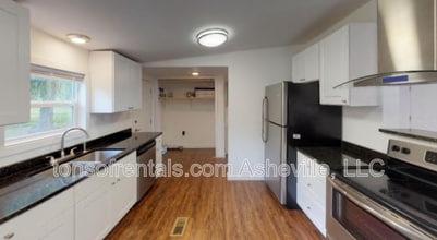 64 Sayles Town Rd in Fairview, NC - Building Photo - Building Photo