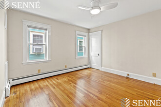 97 Trowbridge St, Unit 1 in Cambridge, MA - Building Photo - Building Photo