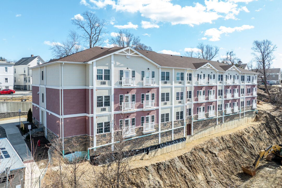 80 Main St in Ossining, NY - Building Photo