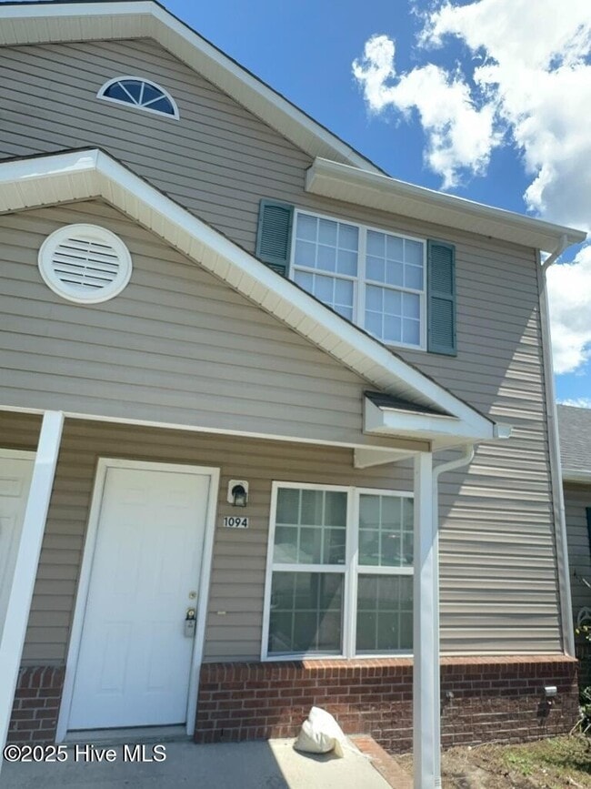 property at 1094 W Pueblo Dr