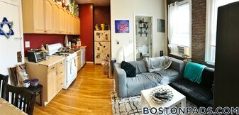 447 Park Dr in Boston, MA - Building Photo