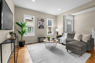 362 Silver St in Boston, MA - Building Photo - Building Photo