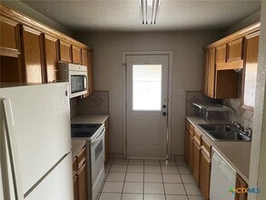 1809 N W S Young Dr in Killeen, TX - Building Photo - Building Photo