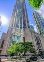 512 N McClurg Ct in Chicago, IL - Building Photo