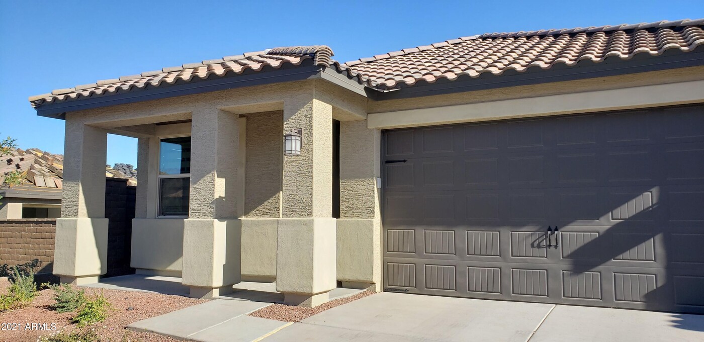 8365 S 165th Ave in Goodyear, AZ - Building Photo