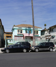 409 S St Andrews Pl in Los Angeles, CA - Building Photo - Building Photo