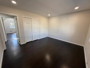 627 Mola Blvd in Elmwood Park, NJ - Building Photo - Building Photo