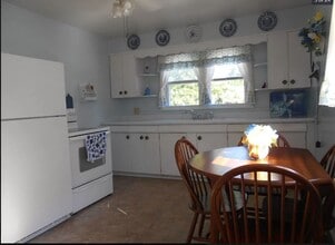 915 Marie Ave in Machesney Park, IL - Building Photo - Building Photo