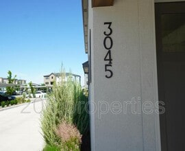 3045 S Honeycomb Way in Boise, ID - Building Photo - Building Photo