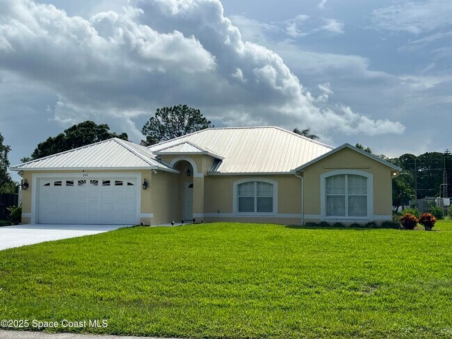 260 Mirage Ave SE