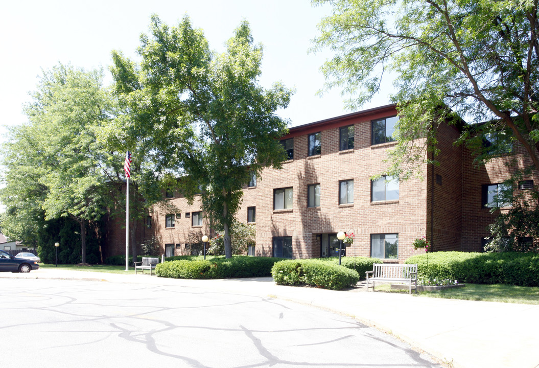 Newton Manor Apartments in Newton Falls, OH - Building Photo