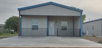 522 Soechting in New Braunfels, TX - Building Photo