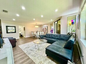 5135 Floria Dr in Boynton Beach, FL - Building Photo - Building Photo
