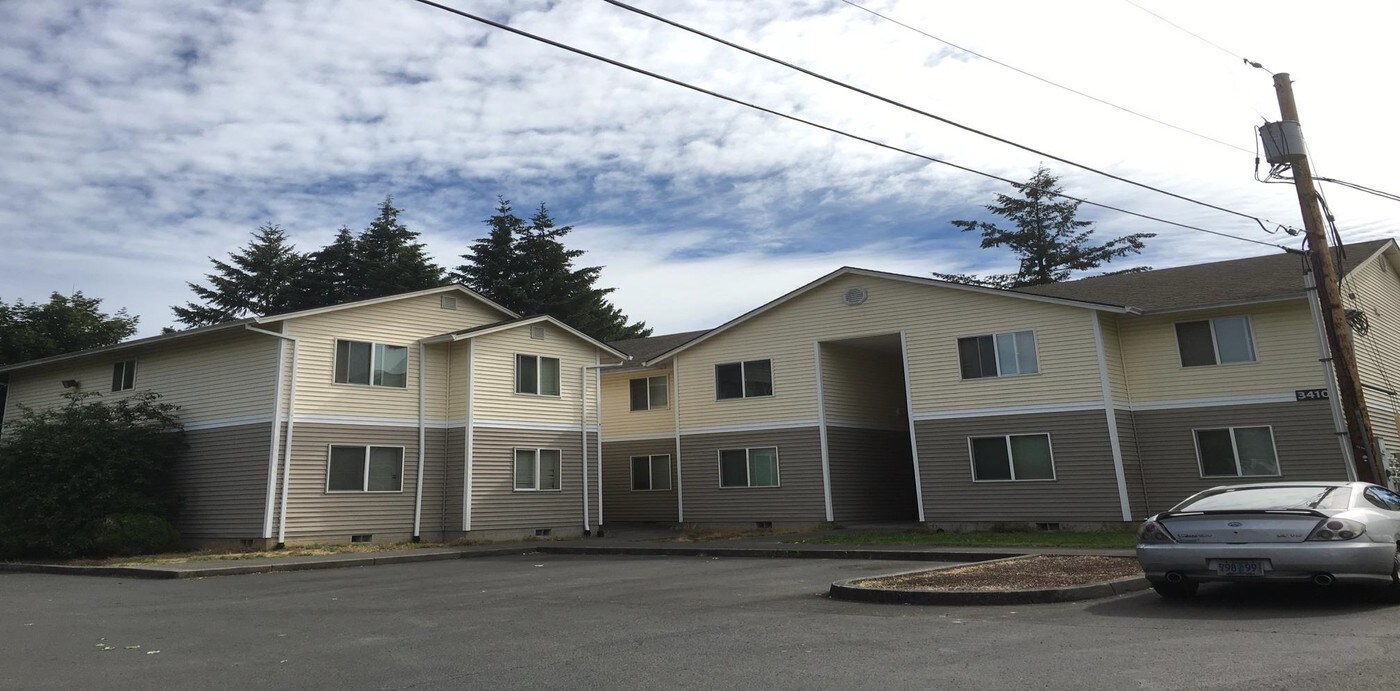 3410-3414 SE 143rd Ave in Portland, OR - Building Photo
