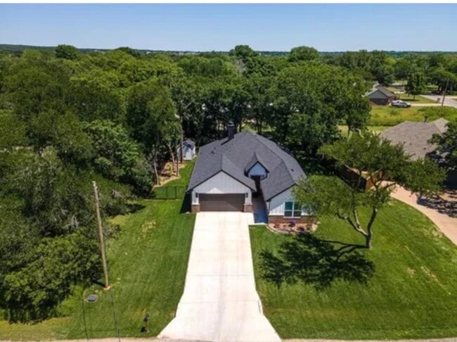 property at 1418 Cheyenne Trail