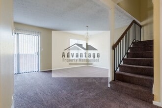 8564 Creekwood Way in Jonesboro, GA - Building Photo - Building Photo