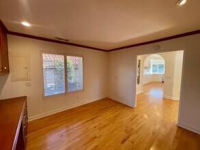 12211 Bajada Rd in San Diego, CA - Building Photo - Building Photo