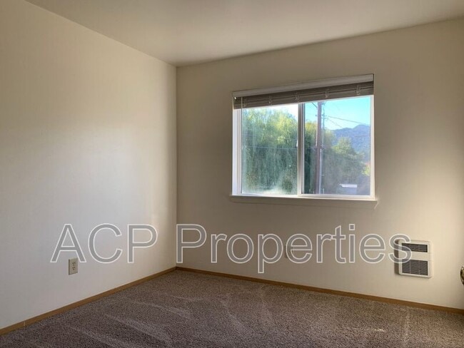 2332 Happy Ct in Bellingham, WA - Building Photo - Building Photo