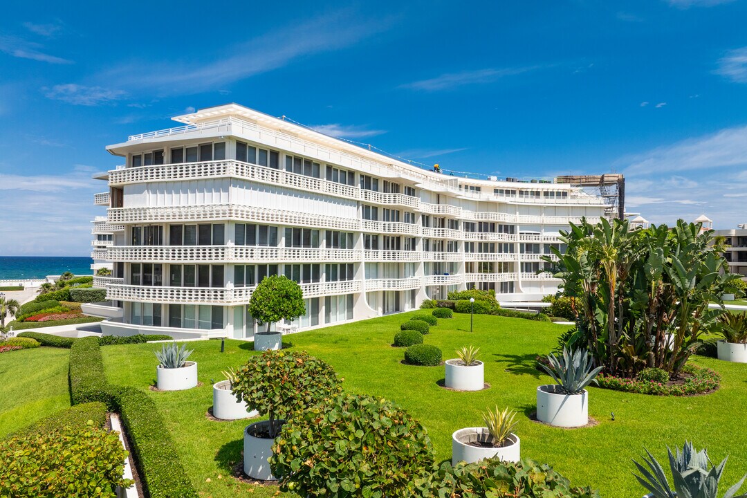 Sun & Surf Condos in Palm Beach, FL - Building Photo