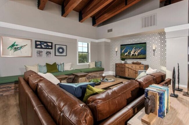 10411 Reserve Dr in San Diego, CA - Foto de edificio - Building Photo
