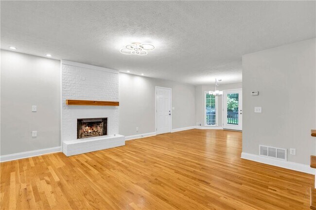 141 Muddy River Rd in Lawrenceville, GA - Building Photo - Building Photo