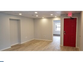 2315 E Westmoreland St, Unit 1 in Philadelphia, PA - Building Photo