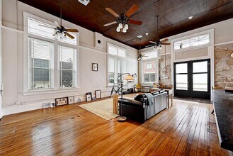 104 Hoxie St in Coupland, TX - Building Photo - Building Photo