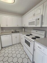 20400 W Country Club Dr in Aventura, FL - Foto de edificio - Building Photo