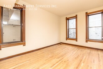 957 W Armitage Ave in Chicago, IL - Building Photo - Building Photo