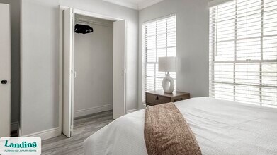 5331 Beverly Hill St, Unit 31.1410265 in Houston, TX - Building Photo - Building Photo