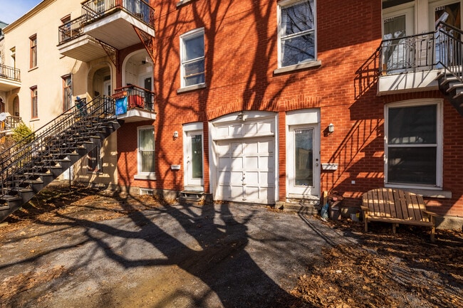 4299-4305 De Bordeaux St